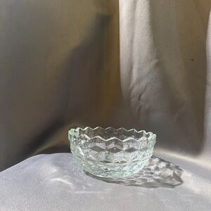 Elegant Clear Glass Serving Bowl